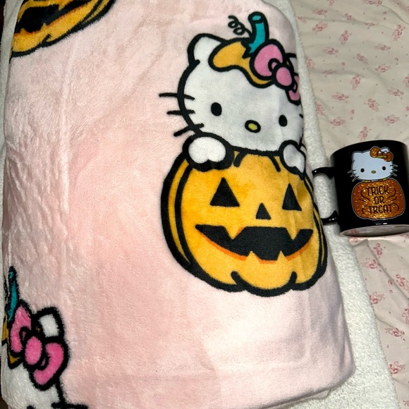 Hello Kitty Pink and Orange Blanket - Picture 1 of 3